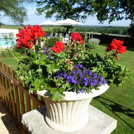 Private Gite With Heated Pool With Retractable Cover And Hot Tub *