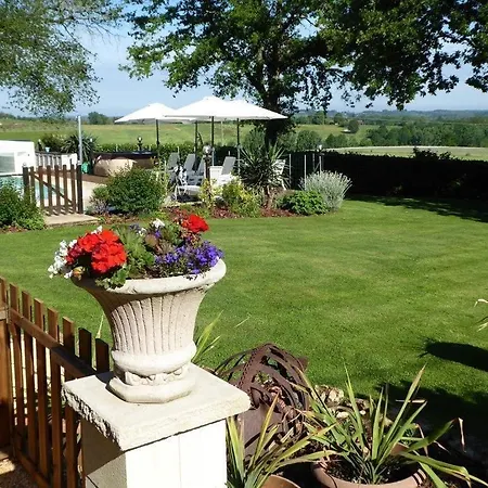 Private Gite With Heated Pool With Retractable Cover And Hot Tub Ferienhaus *