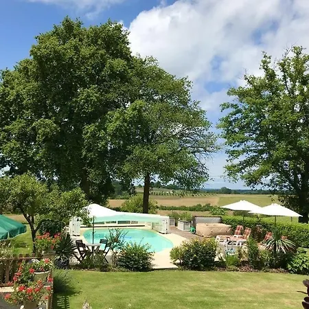 Private Gite With Heated Pool With Retractable Cover And Hot Tub