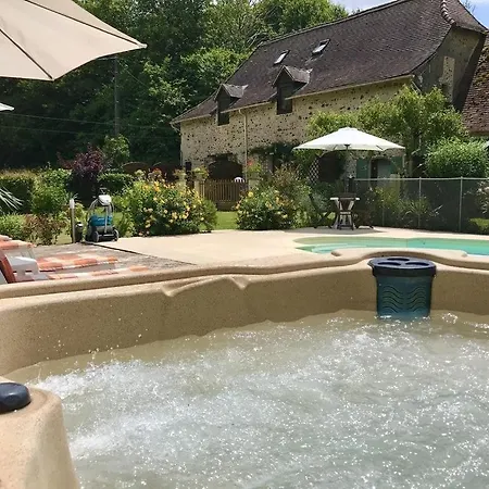 Private Gite With Heated Pool With Retractable Cover And Hot Tub