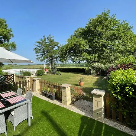 Private Gite With Heated Pool With Retractable Cover And Hot Tub