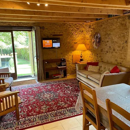 Private Gite With Heated Pool With Retractable Cover And Hot Tub *